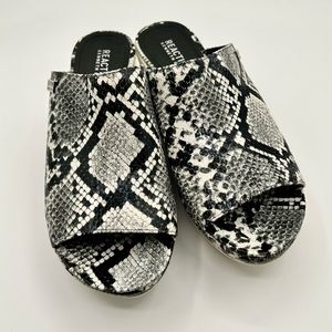 Kenneth Cole Reaction New Pepea Slide Sandals